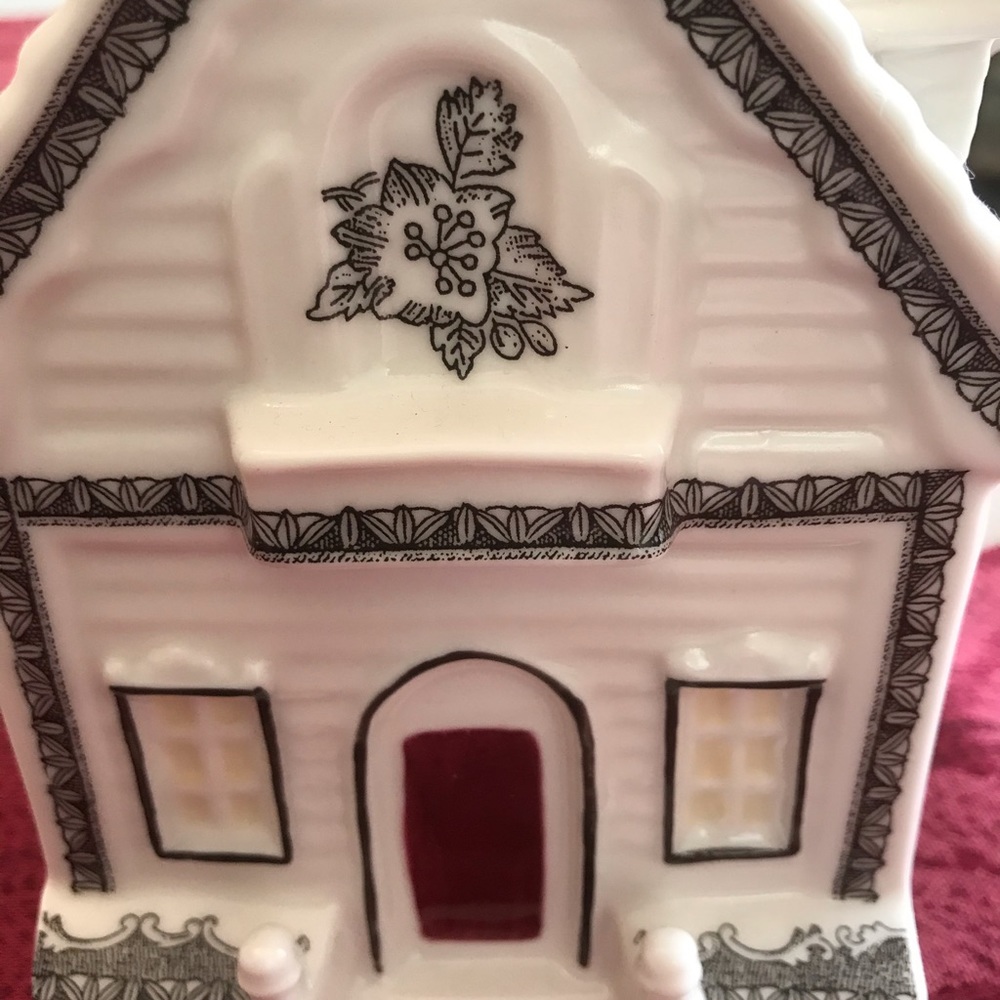 Johnson Brothers Village House Teapot - Picture 4 of 6